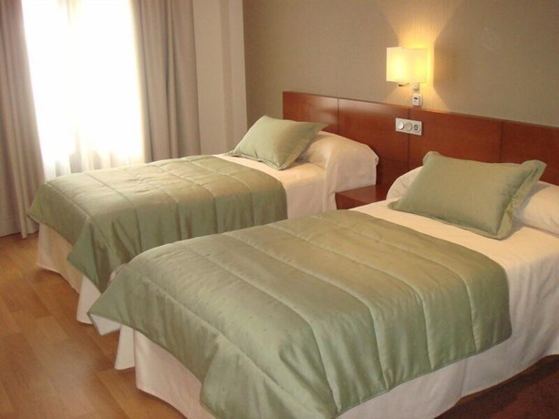 Imagen de la habitación del Hotel Astura. Foto 12