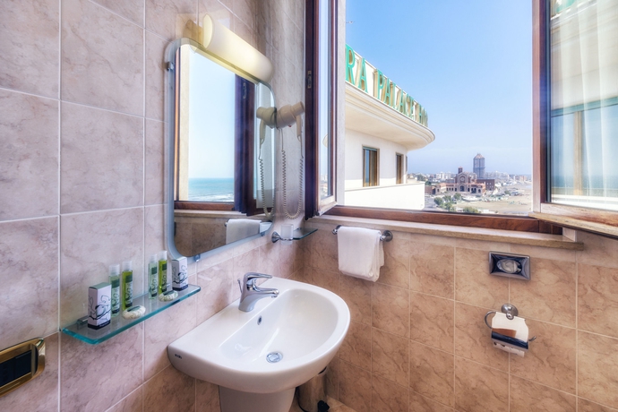 Imagen de la habitación del Hotel Astura Palace. Foto 6