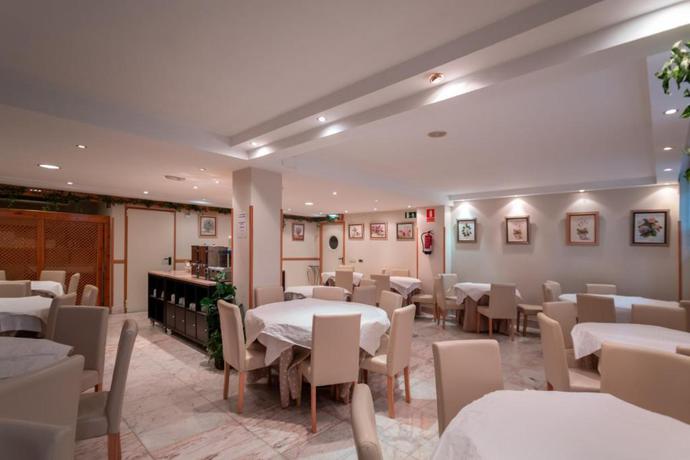 Imagen del bar/restaurante del Hotel Astures. Foto 3
