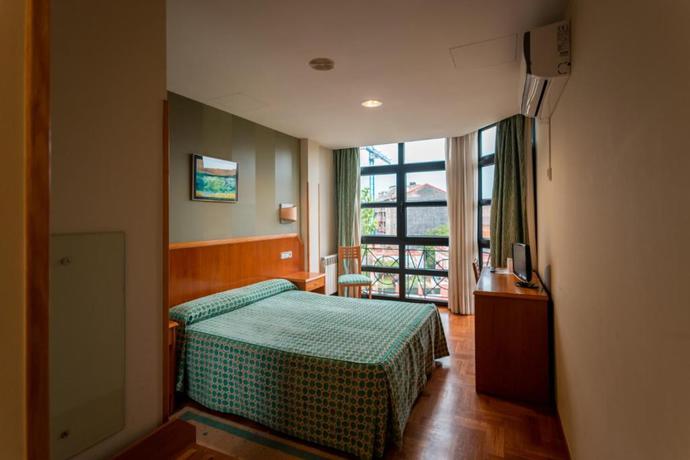 Imagen de la habitación del Hotel Astures. Foto 8