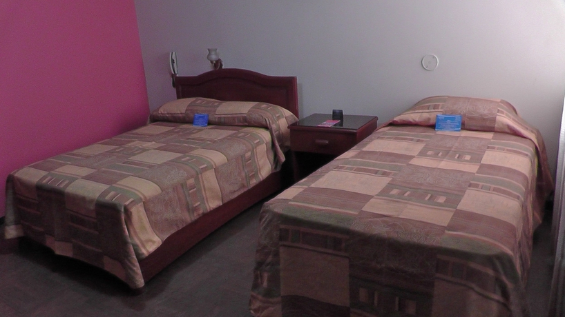 Imagen de la habitación del Hotel Asturias Inn. Foto 6