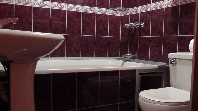 Imagen de la habitación del Hotel Asturias Inn. Foto 10