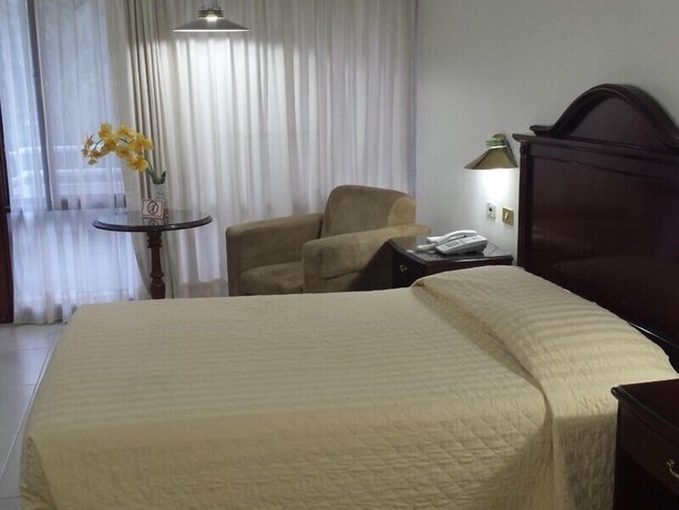 Imagen de la habitación del Hotel Asturias, Municipio Santa Cruz de la Sierra. Foto 5
