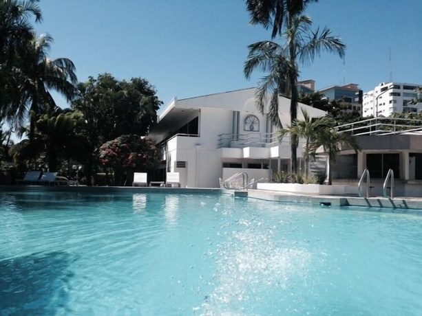 Imagen de la piscina del Hotel Asturias, Municipio Santa Cruz de la Sierra. Foto 17