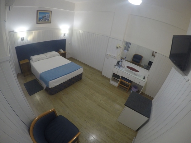 Imagen de la habitación del Hotel Asty. Foto 5