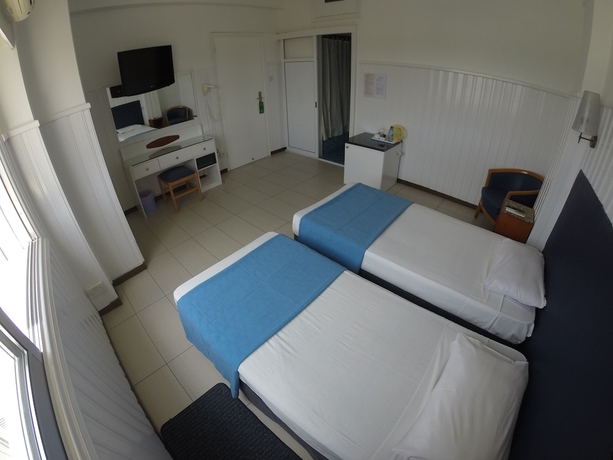 Imagen de la habitación del Hotel Asty. Foto 7