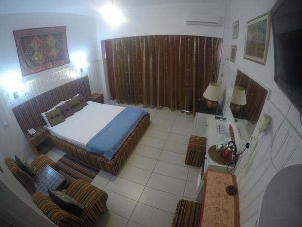 Imagen de la habitación del Hotel Asty. Foto 9