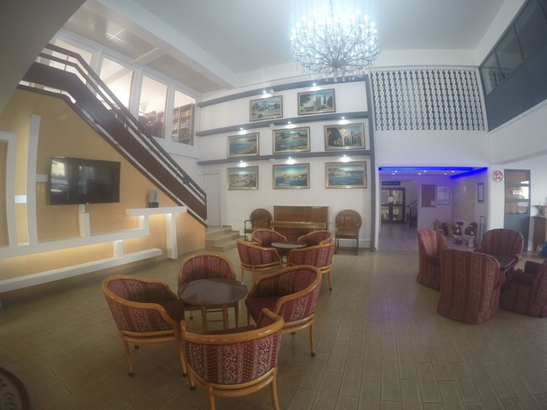 Imagen de los interiores del Hotel Asty. Foto 17