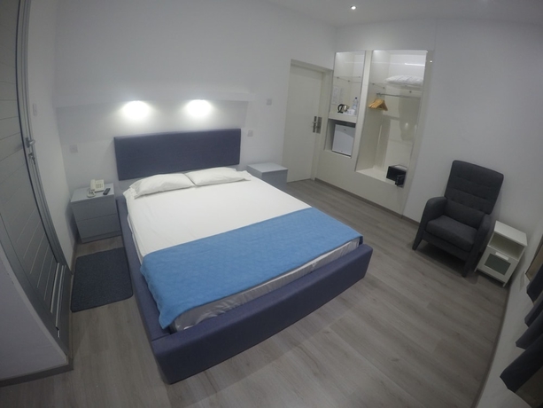 Imagen de la habitación del Hotel Asty. Foto 13