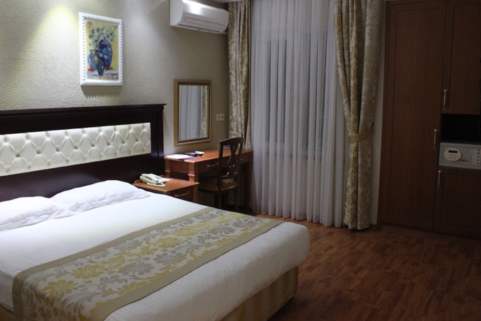 Imagen de la habitación del Hotel Asur. Foto 7