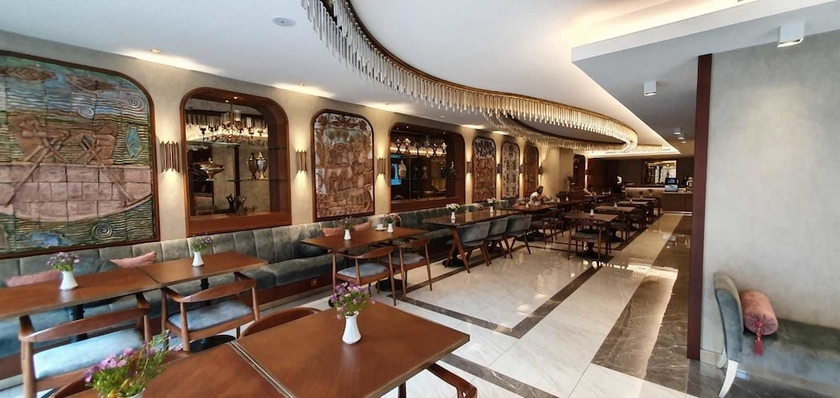 Imagen de los interiores del Hotel Asur. Foto 19