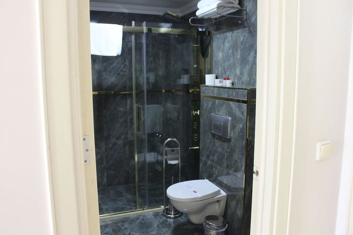 Imagen de la habitación del Hotel Asur. Foto 14