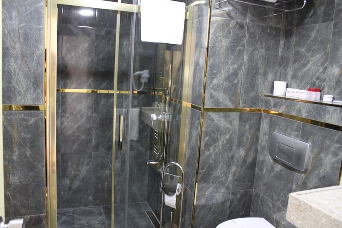 Imagen de la habitación del Hotel Asur. Foto 15