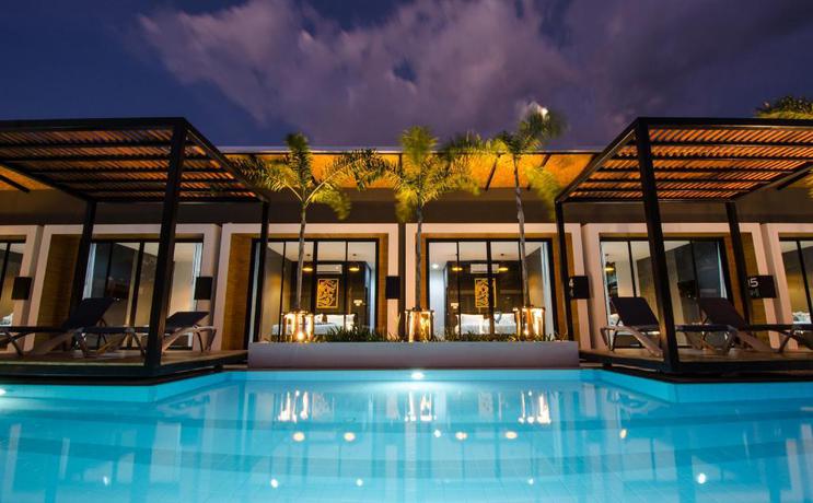 Imagen de la piscina del Hotel Asura resort. Foto 19