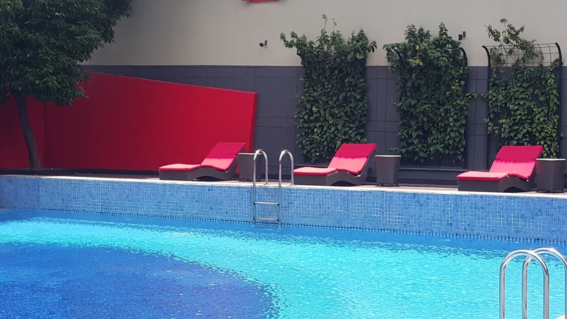 Imagen de la piscina del Hotel Asyana Kemayoran Jakarta. Foto 14