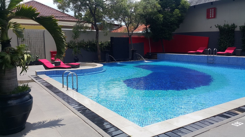 Imagen de la piscina del Hotel Asyana Kemayoran Jakarta. Foto 15