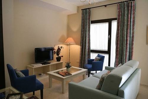 Imagen de la habitación del Hotel At Apartamentos Y Vtv Conde De Torrejon 10. Foto 2