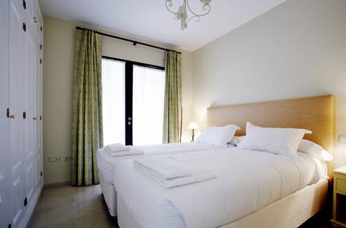 Imagen de la habitación del Hotel At Apartamentos Y Vtv Conde De Torrejon 10. Foto 3