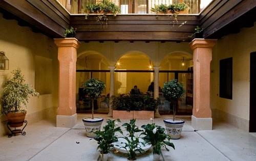 Imagen de los interiores del Hotel At Apartamentos Y Vtv Conde De Torrejon 10. Foto 10