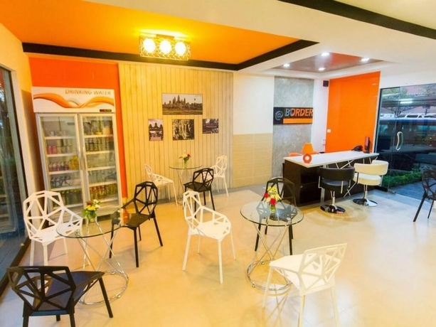 Imagen de los interiores del Hotel At Border. Foto 16