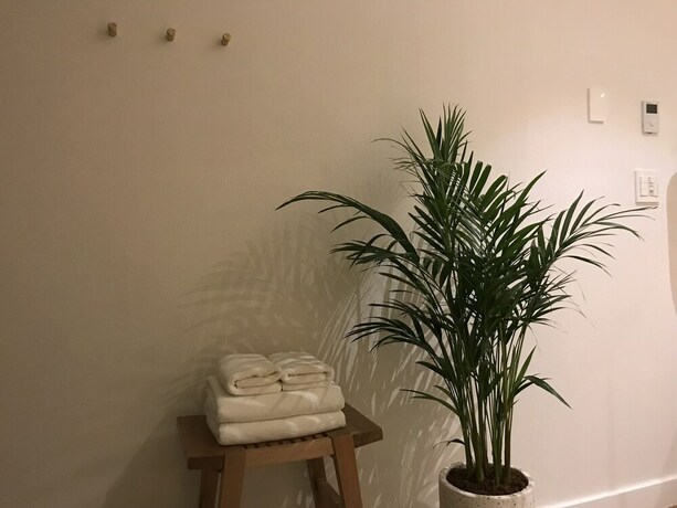Imagen de la habitación del Hotel At Corner. Foto 20