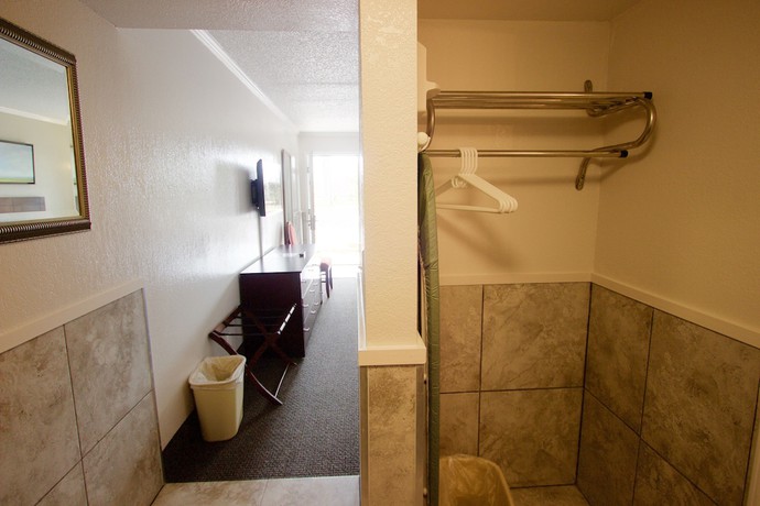 Imagen de la habitación del Hotel At Home Inn And Suites. Foto 5