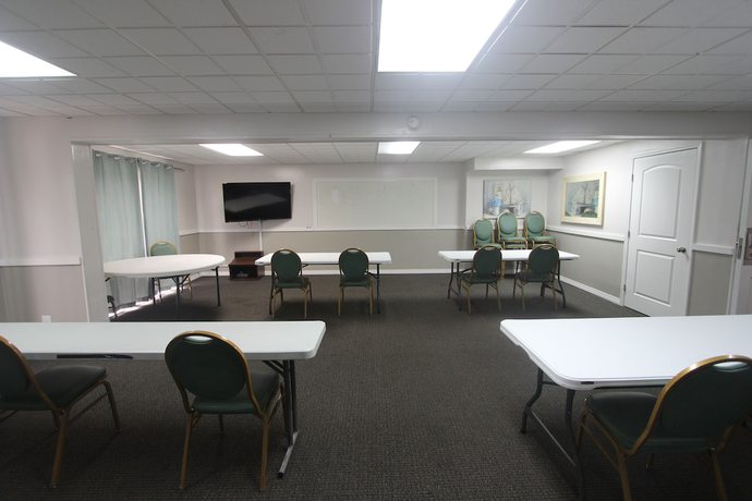 Imagen de los interiores del Hotel At Home Inn And Suites. Foto 19