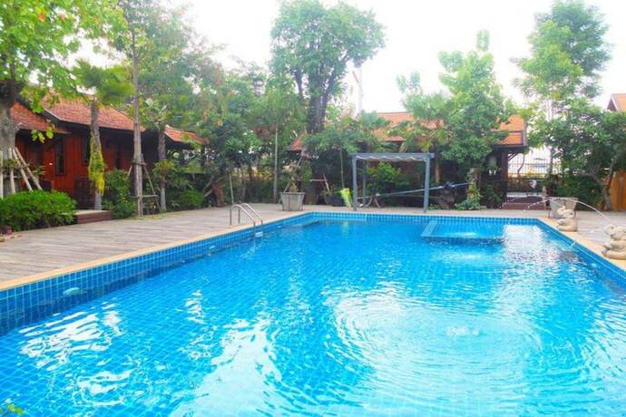 Imagen de la piscina del Hotel At Home Resort. Foto 22