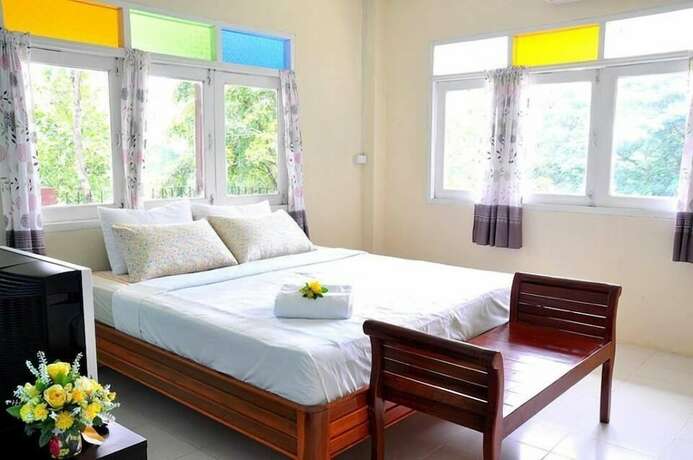 Imagen de la habitación del Hotel At Home Suanphung. Foto 15