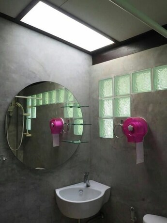 Imagen de la habitación del Hotel At Home Suanphung. Foto 30