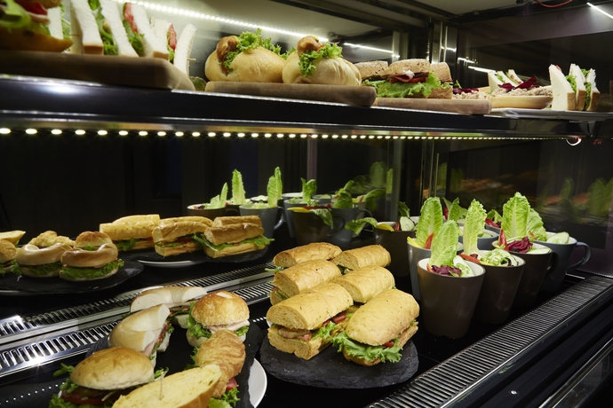 Imagen del bar/restaurante del Hotel At Home Ximen. Foto 4