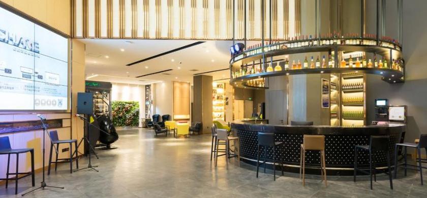 Imagen de los interiores del Hotel At Mlily Hotel. Foto 20