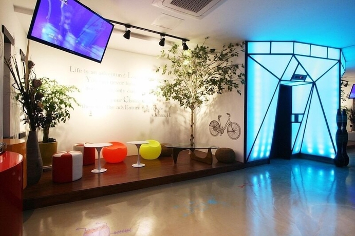 Imagen de los interiores del Hotel At Noon. Foto 17
