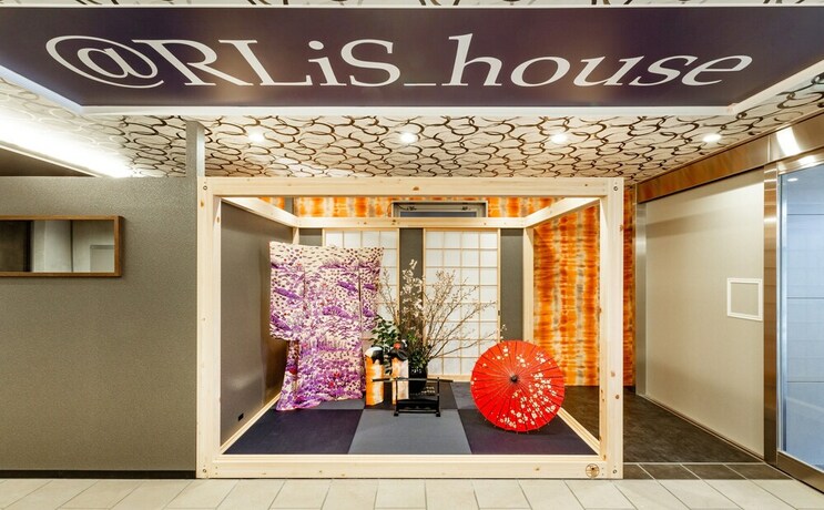 Imagen de los interiores del Hotel At Rlis House Tsutenkaku. Foto 38