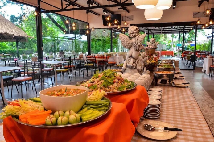 Imagen del bar/restaurante del Hotel At Ruam Chok, Chiang Mai. Foto 4