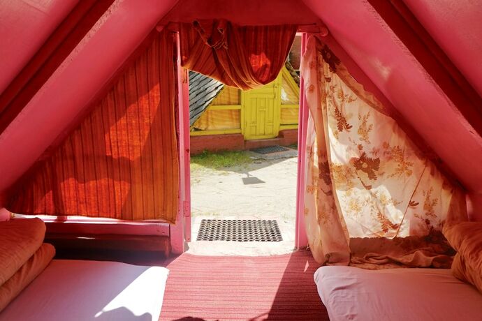 Imagen general del Hotel At The End Of The Universe. Foto 2