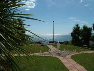 Imagen general del Hotel At The Water's Edge Hotel. Foto 2
