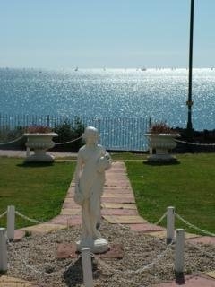 Imagen general del Hotel At The Water's Edge Hotel. Foto 3