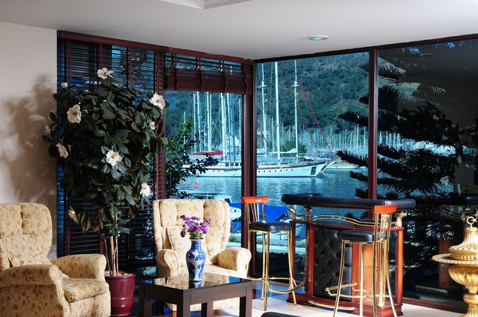 Imagen de los interiores del Hotel Ata Park. Foto 8