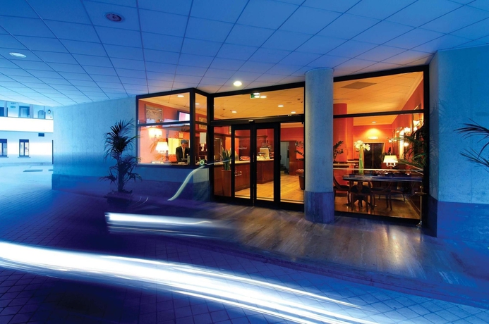 Imagen de los exteriores del Hotel Atahotel De Angeli. Foto 14