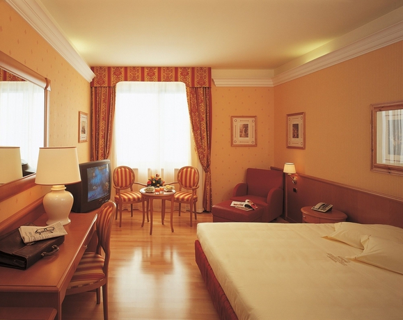 Imagen de la habitación del Hotel Atahotel Executive. Foto 7