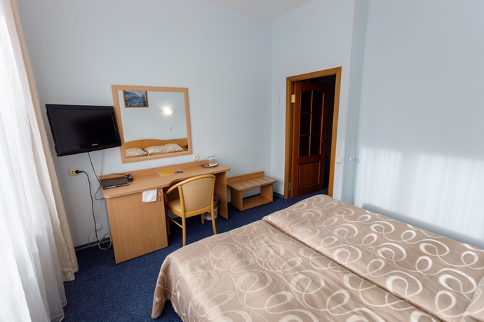 Imagen de la habitación del Hotel Atal. Foto 13