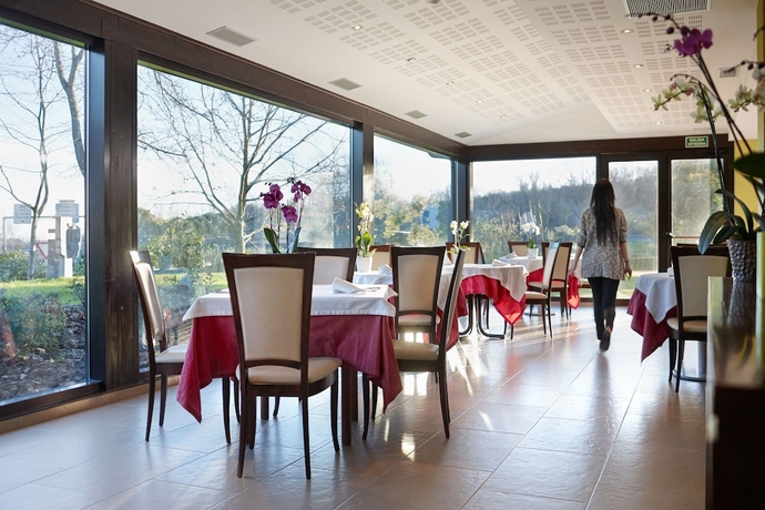 Imagen del bar/restaurante del Hotel Atalaia. Foto 3