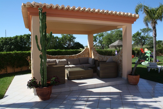 Imagen de los exteriores del Hotel Atalaia Sol. Foto 7