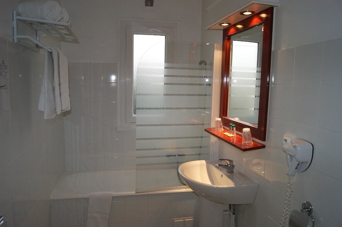 Imagen de la habitación del Hotel Atalante. Foto 10