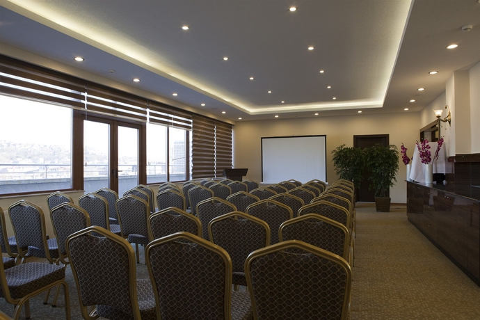 Imagen de los interiores del Hotel Atalay. Foto 13