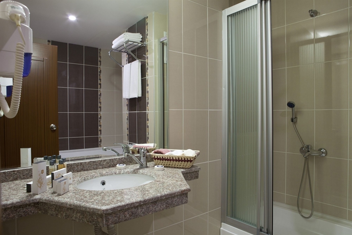 Imagen de la habitación del Hotel Atalay. Foto 6
