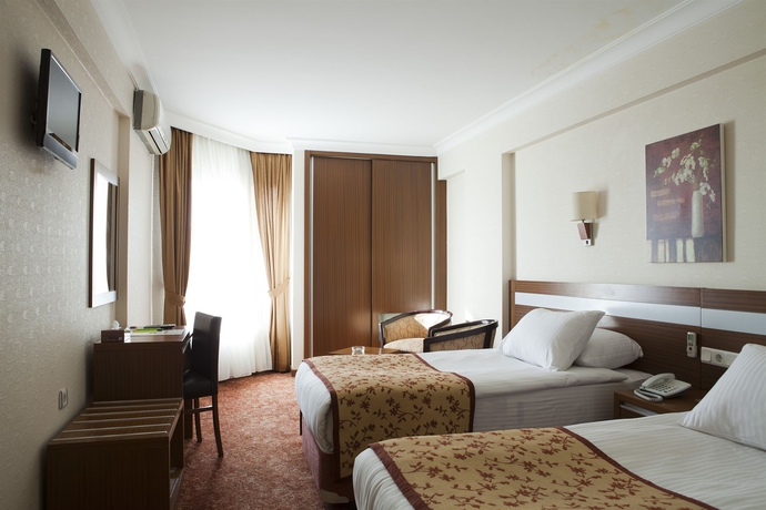 Imagen de la habitación del Hotel Atalay. Foto 7