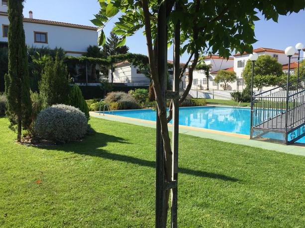 Imagen de la piscina del Hotel Atalayas Extremadura. Foto 24
