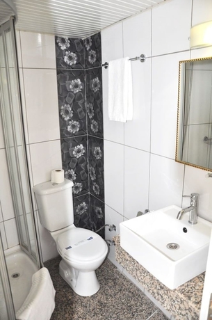 Imagen de la habitación del Hotel Atalla. Foto 7